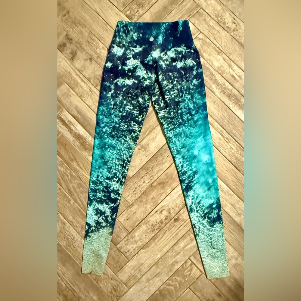 Waterlust Fountain of Youth leggings. Excellent condition